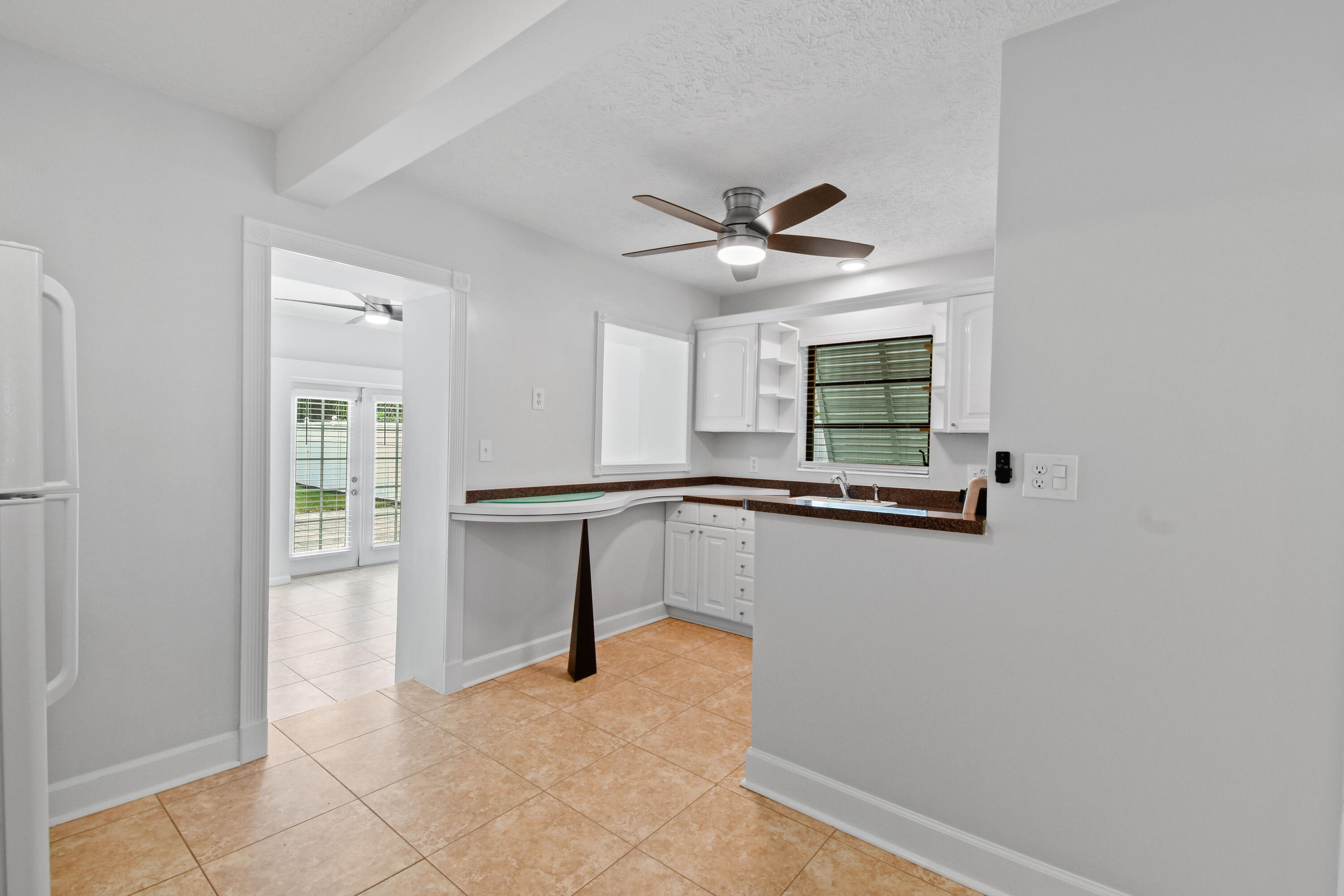 214 Seville Road West Palm Beach, FL 33405 - Photo 11 of 40 214SevilleRd(14)
