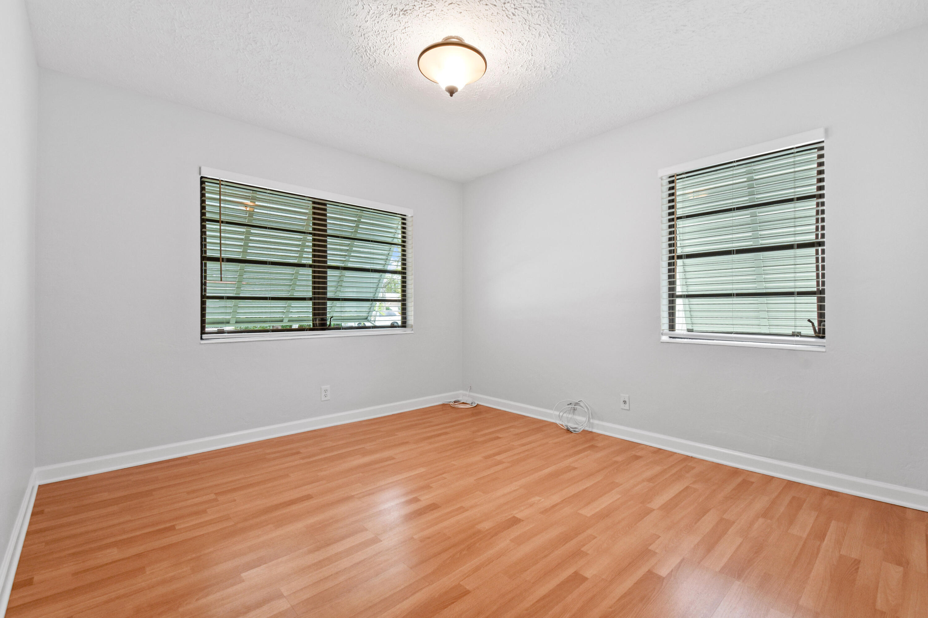 214 Seville Road West Palm Beach, FL 33405 - Photo 18 of 40 214SevilleRd(21)