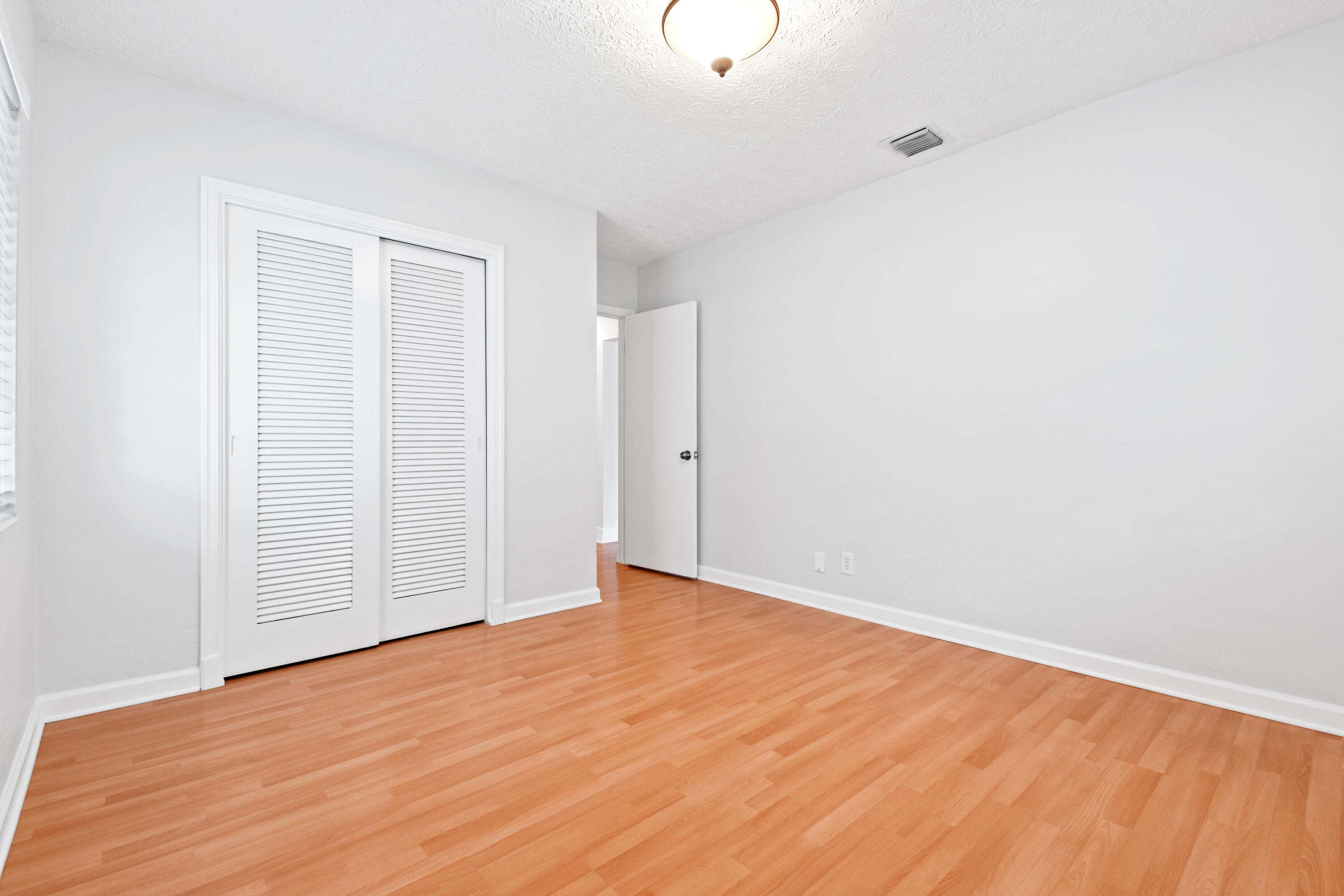 214 Seville Road West Palm Beach, FL 33405 - Photo 20 of 40 214SevilleRd(23)