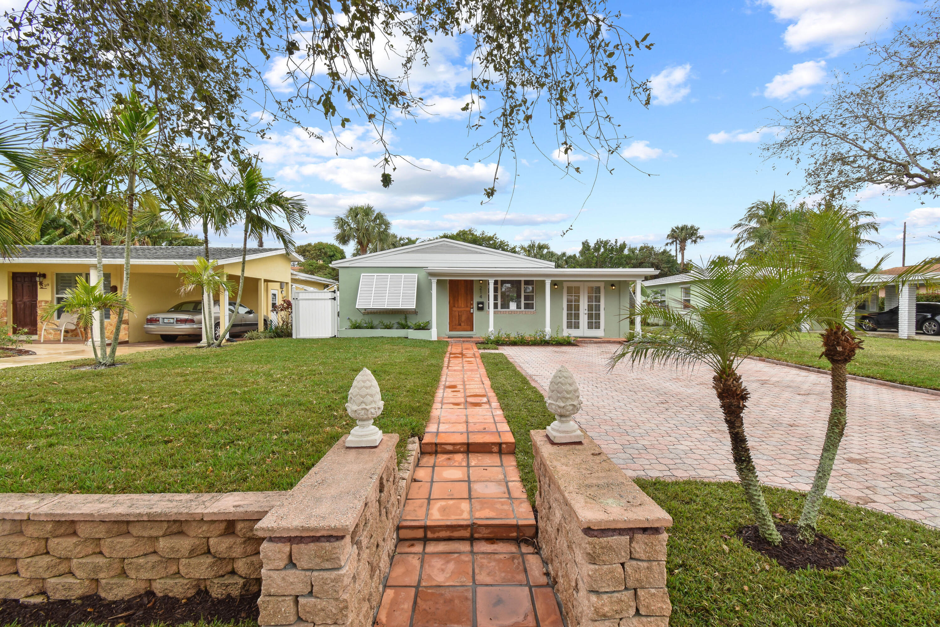 214 Seville Road West Palm Beach, FL 33405 - Photo 2 of 40 214SevilleRd(4)
