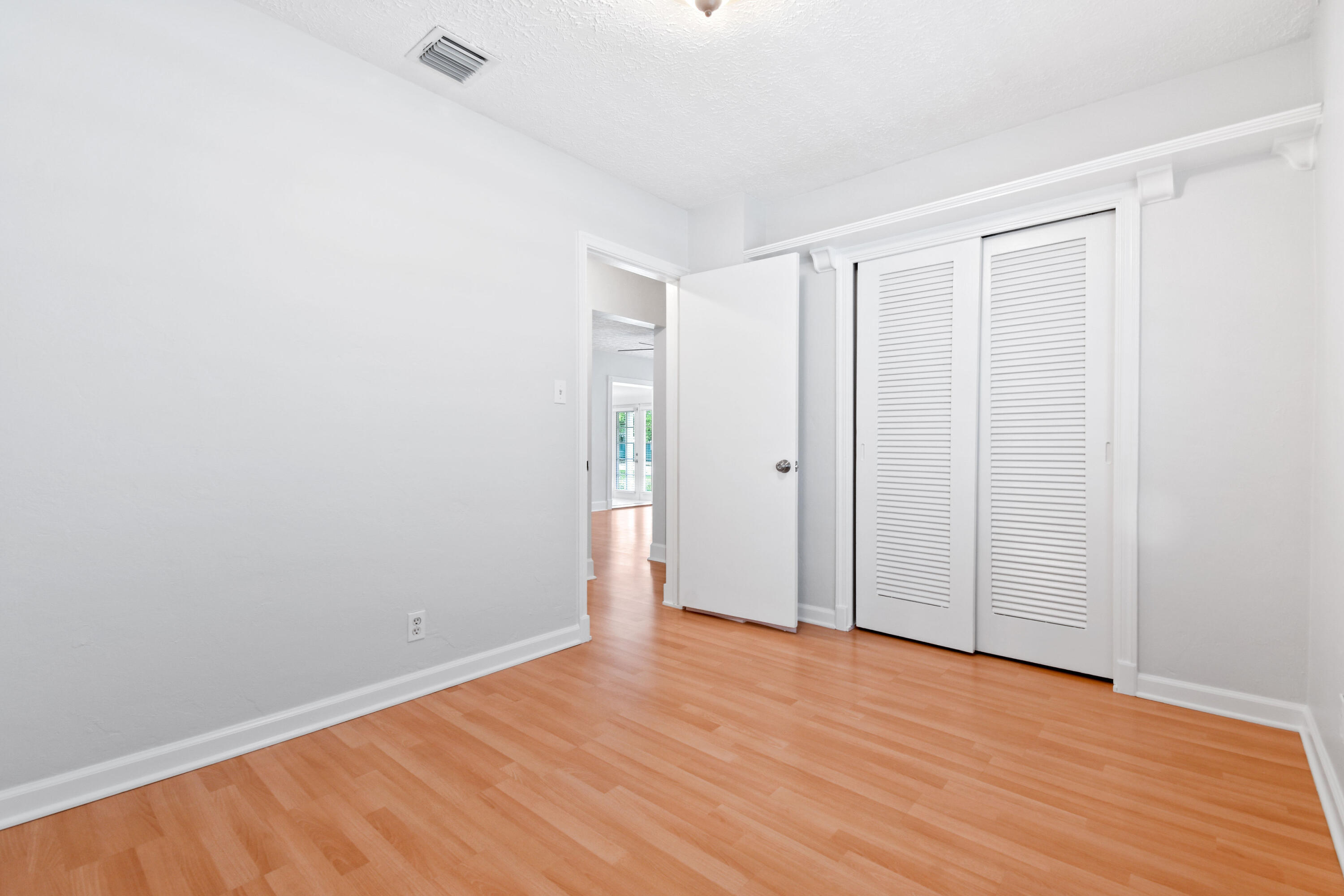 214 Seville Road West Palm Beach, FL 33405 - Photo 25 of 40 214SevilleRd(27)
