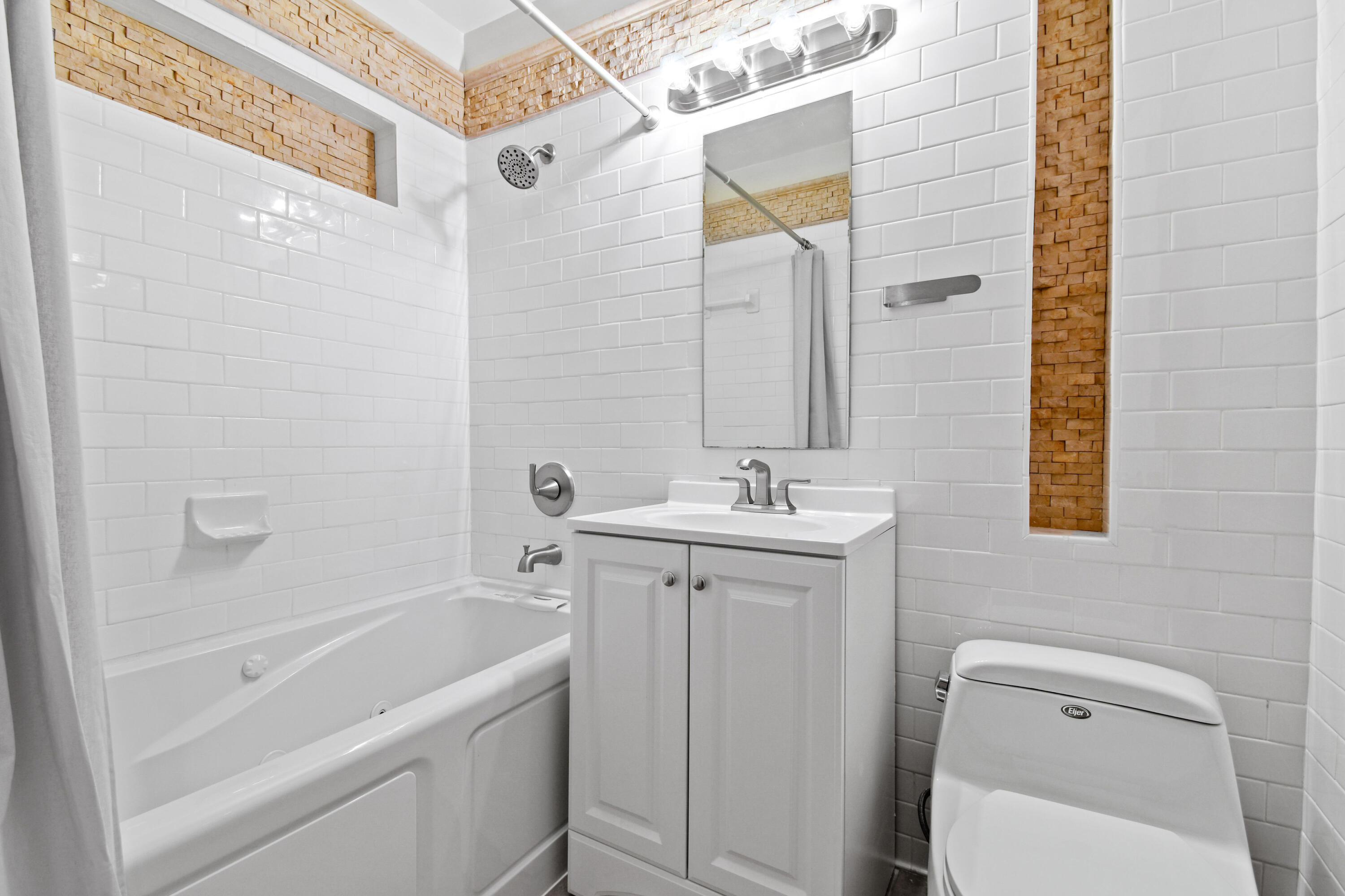 214 Seville Road West Palm Beach, FL 33405 - Photo 26 of 40 214SevilleRd(28)
