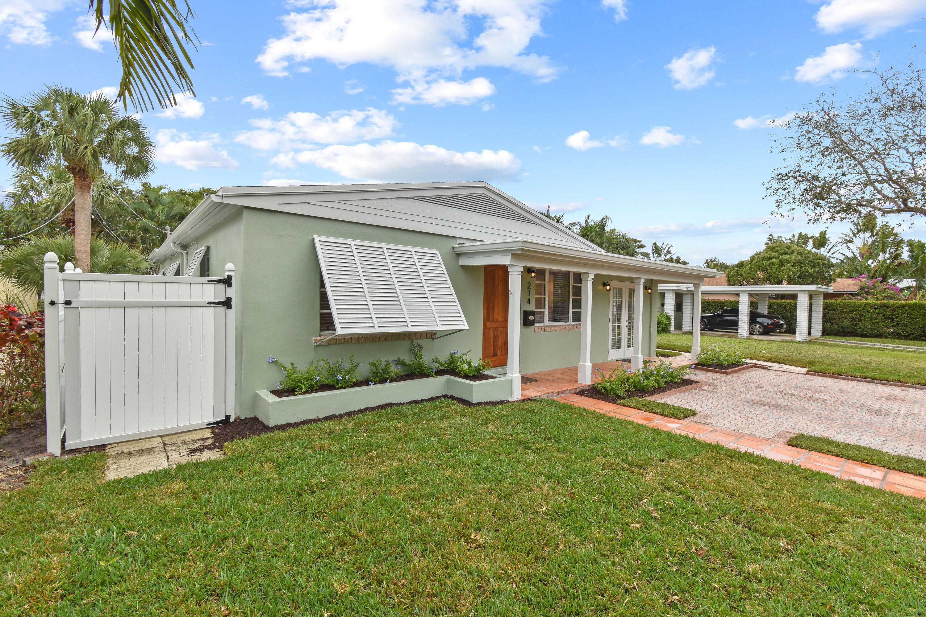 214 Seville Road West Palm Beach, FL 33405 - Photo 3 of 40 214SevilleRd(6)