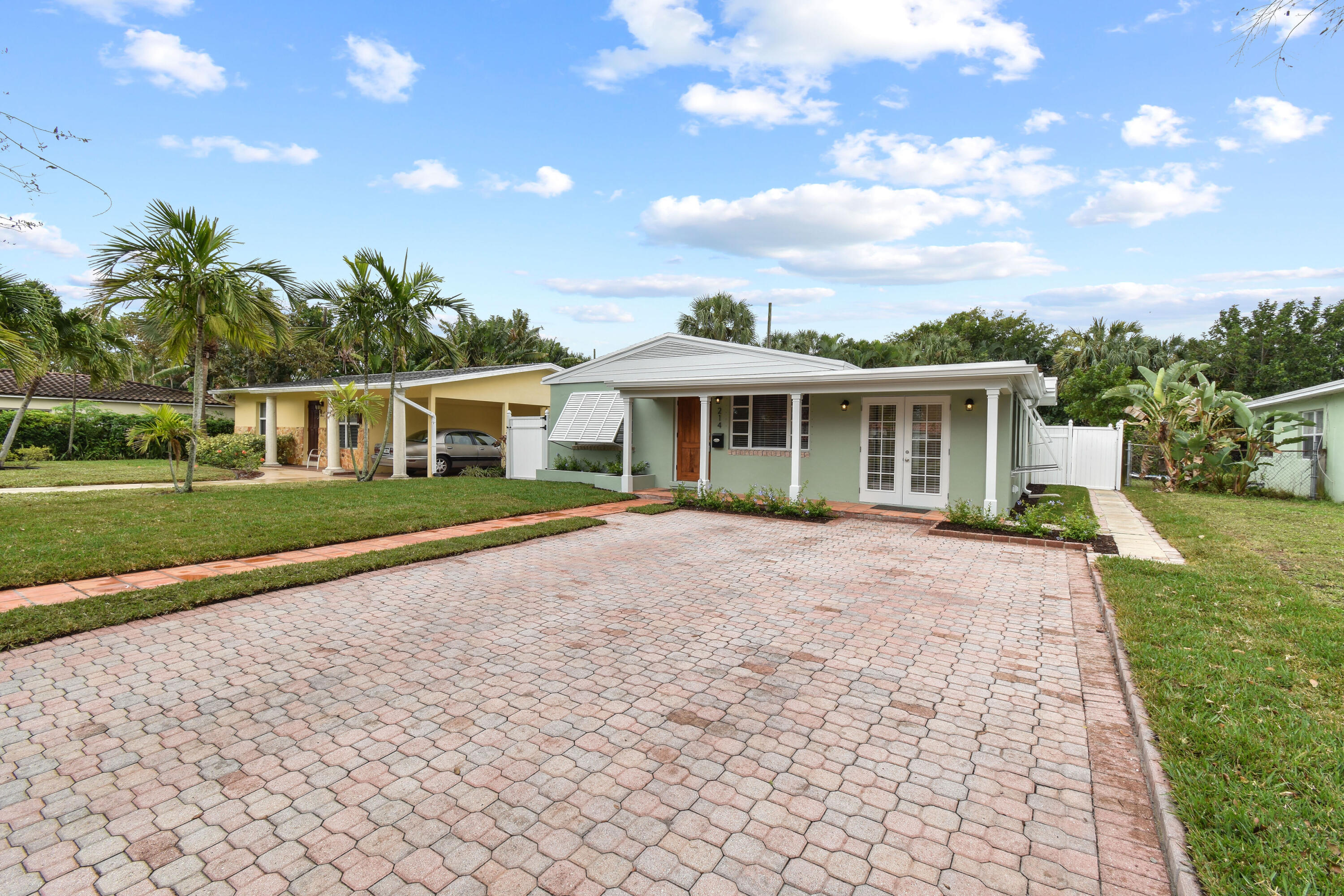 214 Seville Road West Palm Beach, FL 33405 - Photo 37 of 40 214SevilleRd(3)