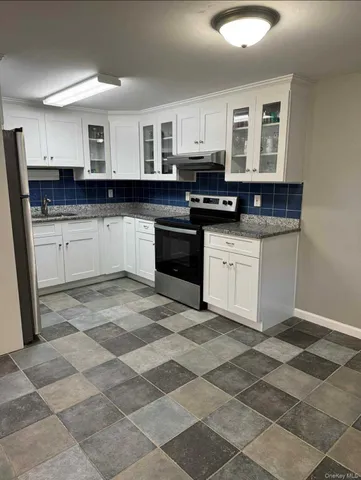 $225,000 | 909 Parr Meadow Drive, Unit 9I, Newburgh, NY 12550