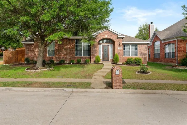 $399,990 | 1328 Rawlins Drive, Lancaster, TX 75134
