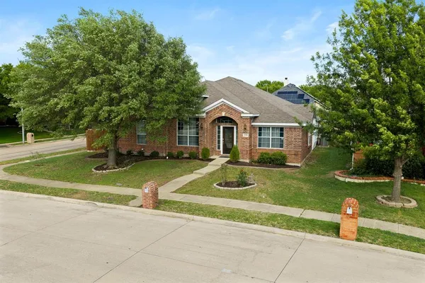 $399,990 | 1328 Rawlins Drive, Lancaster, TX 75134