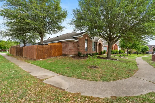$399,990 | 1328 Rawlins Drive, Lancaster, TX 75134