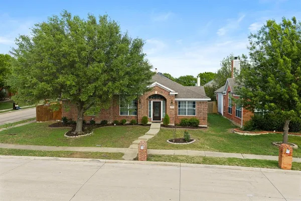 $399,990 | 1328 Rawlins Drive, Lancaster, TX 75134