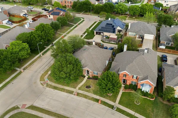 $399,990 | 1328 Rawlins Drive, Lancaster, TX 75134