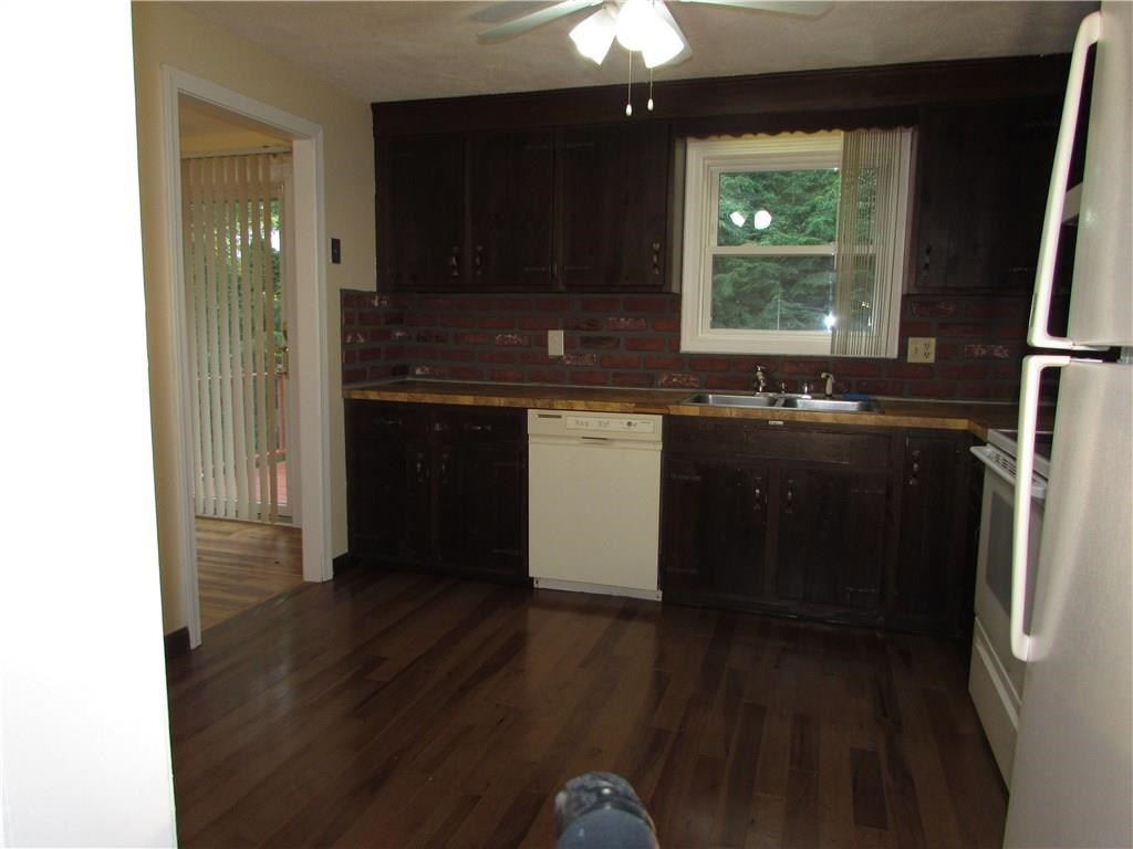 2 Jambray Road Smithfield, RI 02917 - Photo 3 of 4