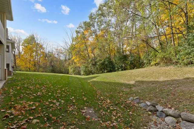 $274,900 | S77-w19599 Lakewood Drive, Muskego, WI 53150