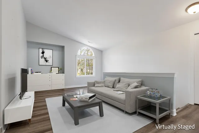 $274,900 | S77-w19599 Lakewood Drive, Muskego, WI 53150