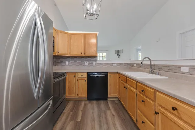 $274,900 | S77-w19599 Lakewood Drive, Muskego, WI 53150