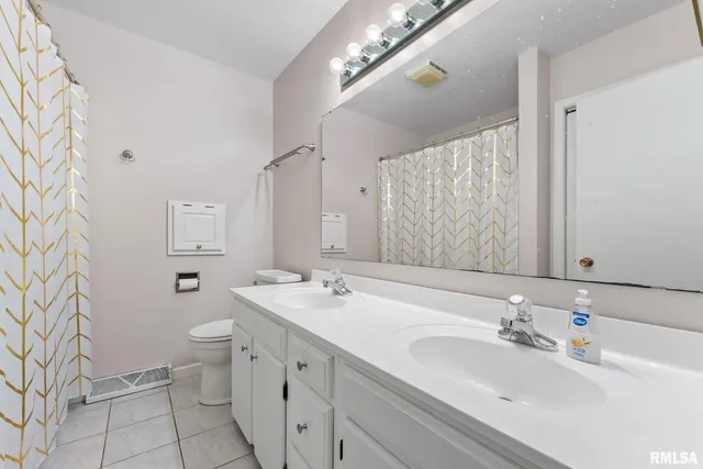 $315,000 | 2685 Northwood Drive, Muscatine, IA 52761