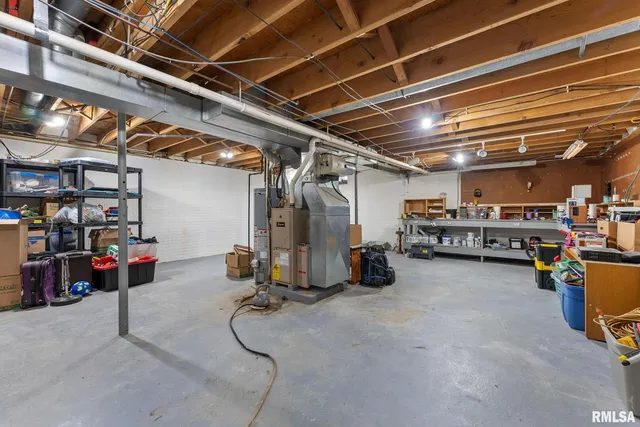 $315,000 | 2685 Northwood Drive, Muscatine, IA 52761