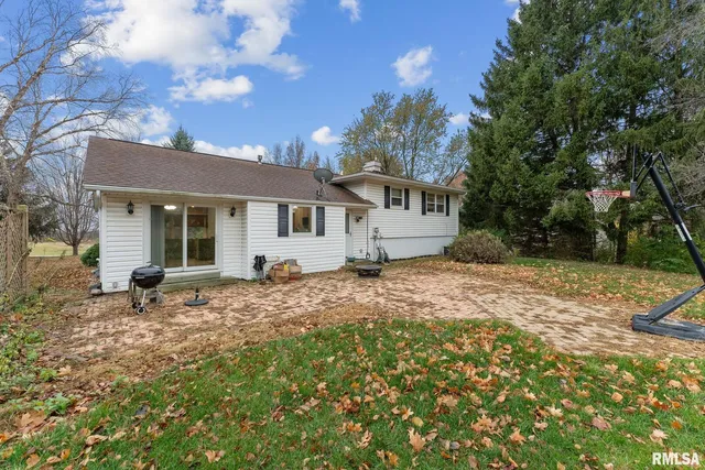 $315,000 | 2685 Northwood Drive, Muscatine, IA 52761