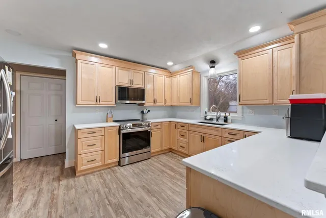 $315,000 | 2685 Northwood Drive, Muscatine, IA 52761