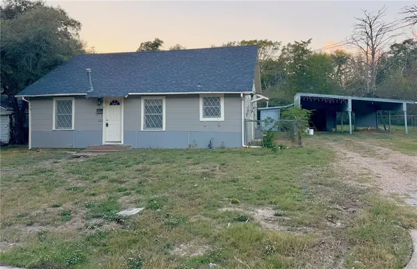 $1,300 | 405 Emmett Street, Bryan, TX 77802