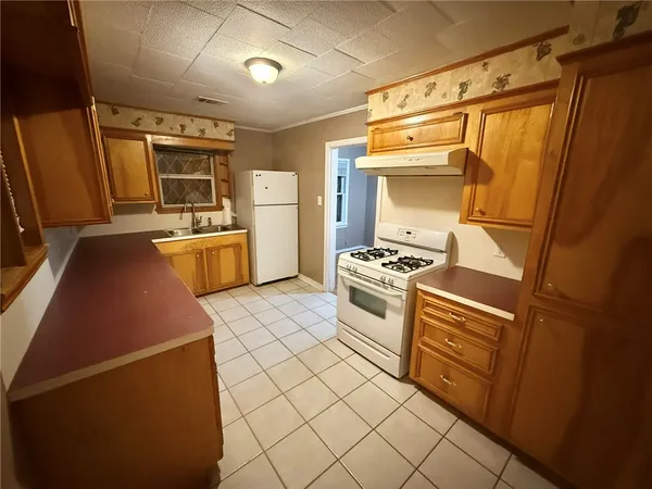 $1,300 | 405 Emmett Street, Bryan, TX 77802