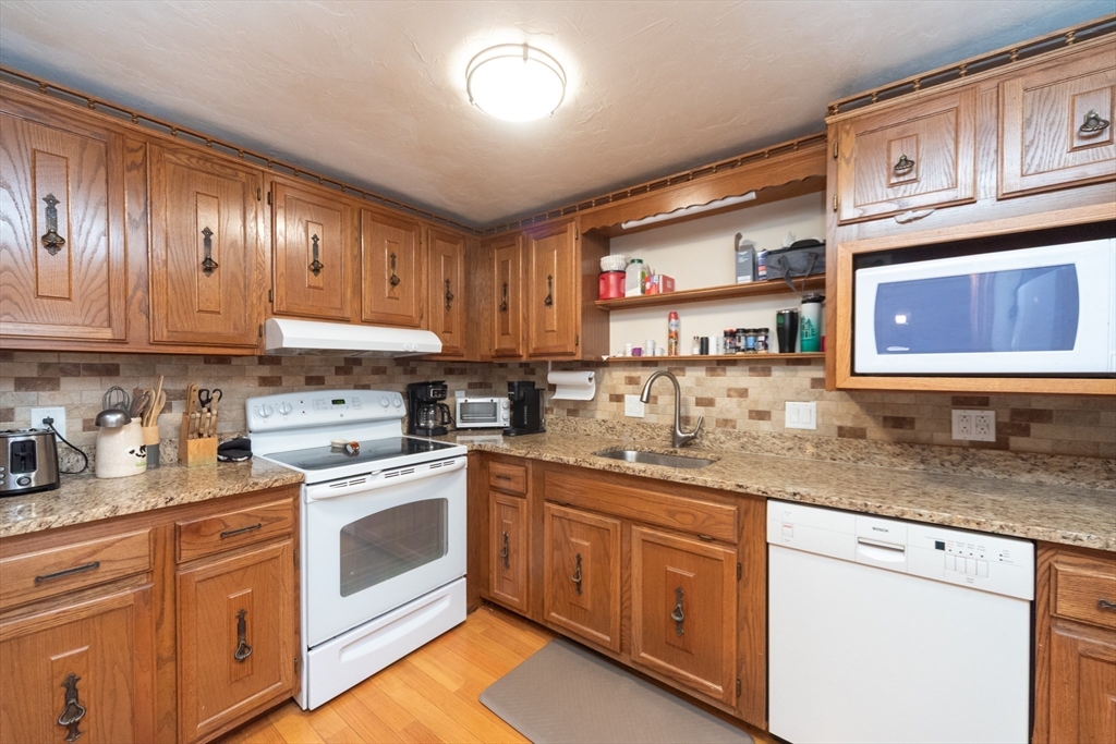 74 Wayside Inn Road Marlborough, MA 01752 - Photo 19 of 34 Gallery Image 19