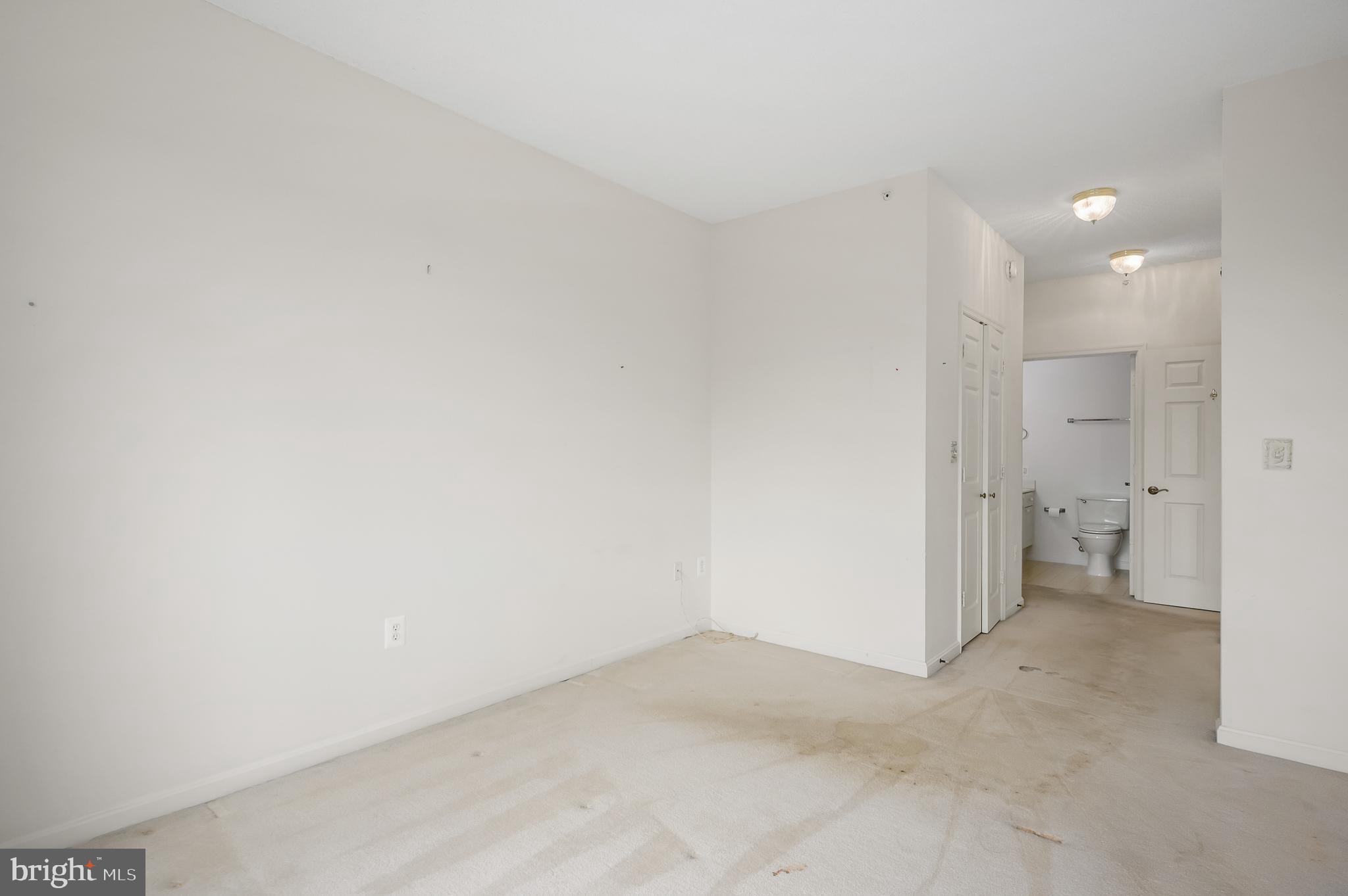 19365 Cypress Ridge Terrace, Unit 519 Leesburg, VA 20176 - Photo 11 of 24 a view of a big room with a bathroom