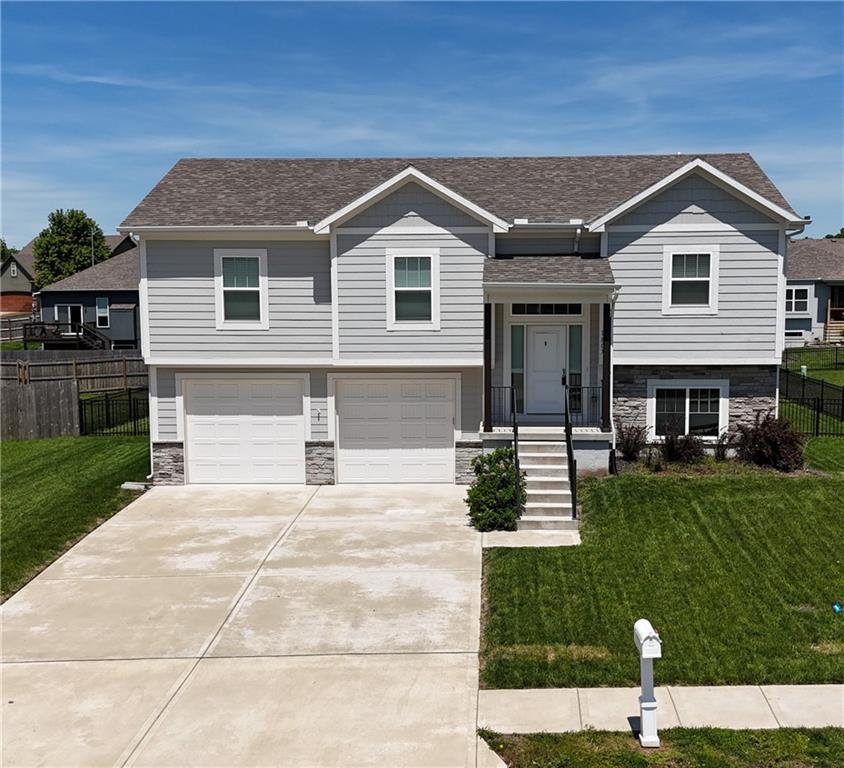 1807 Alpine Drive Pleasant Hill, MO 64080 - Photo 3 of 62
