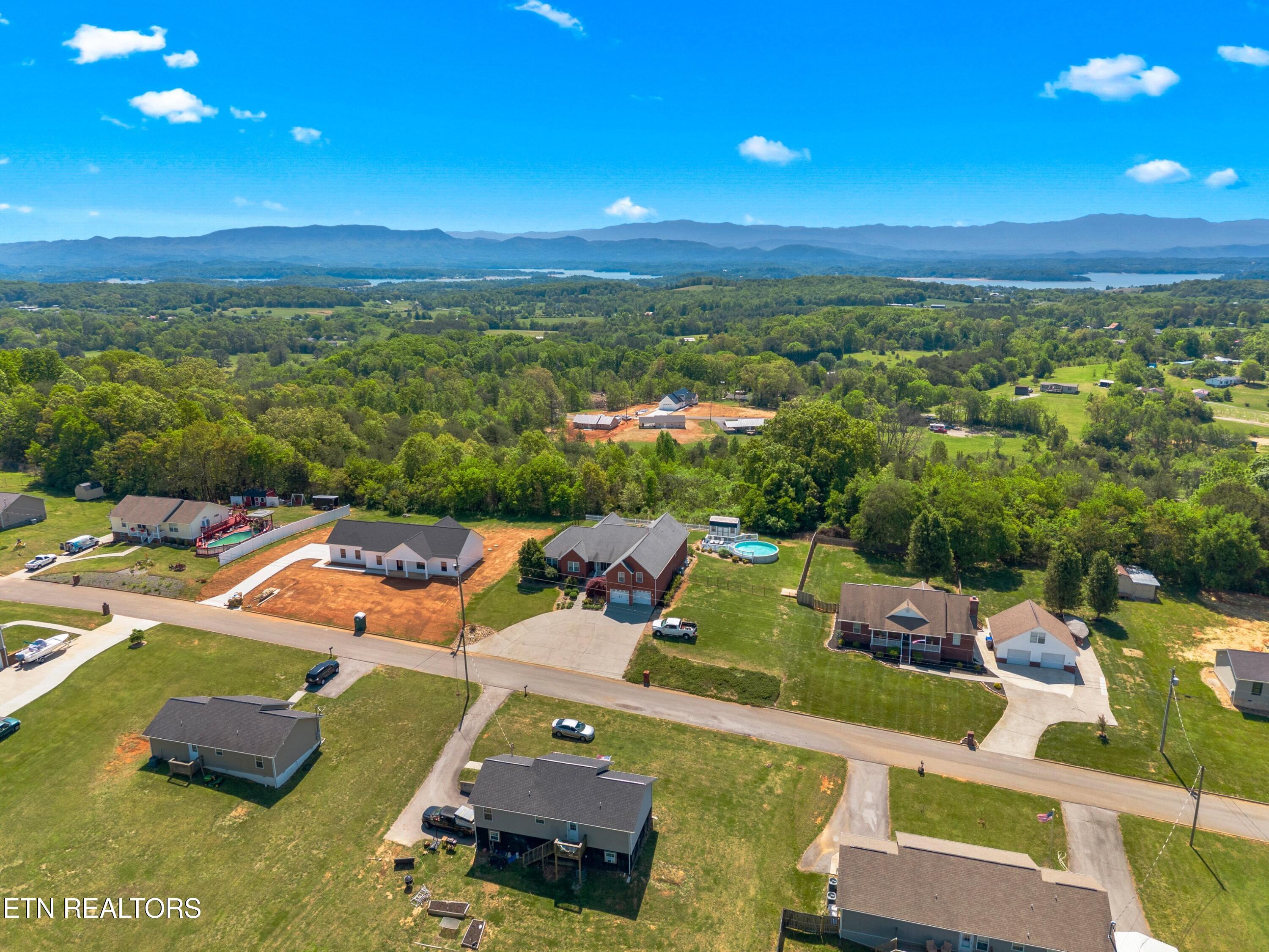 683 Privet Street Dandridge, TN 37725 - Photo 14 of 60 042-683PrivetDrive-Dandridge-TN-37725-SM