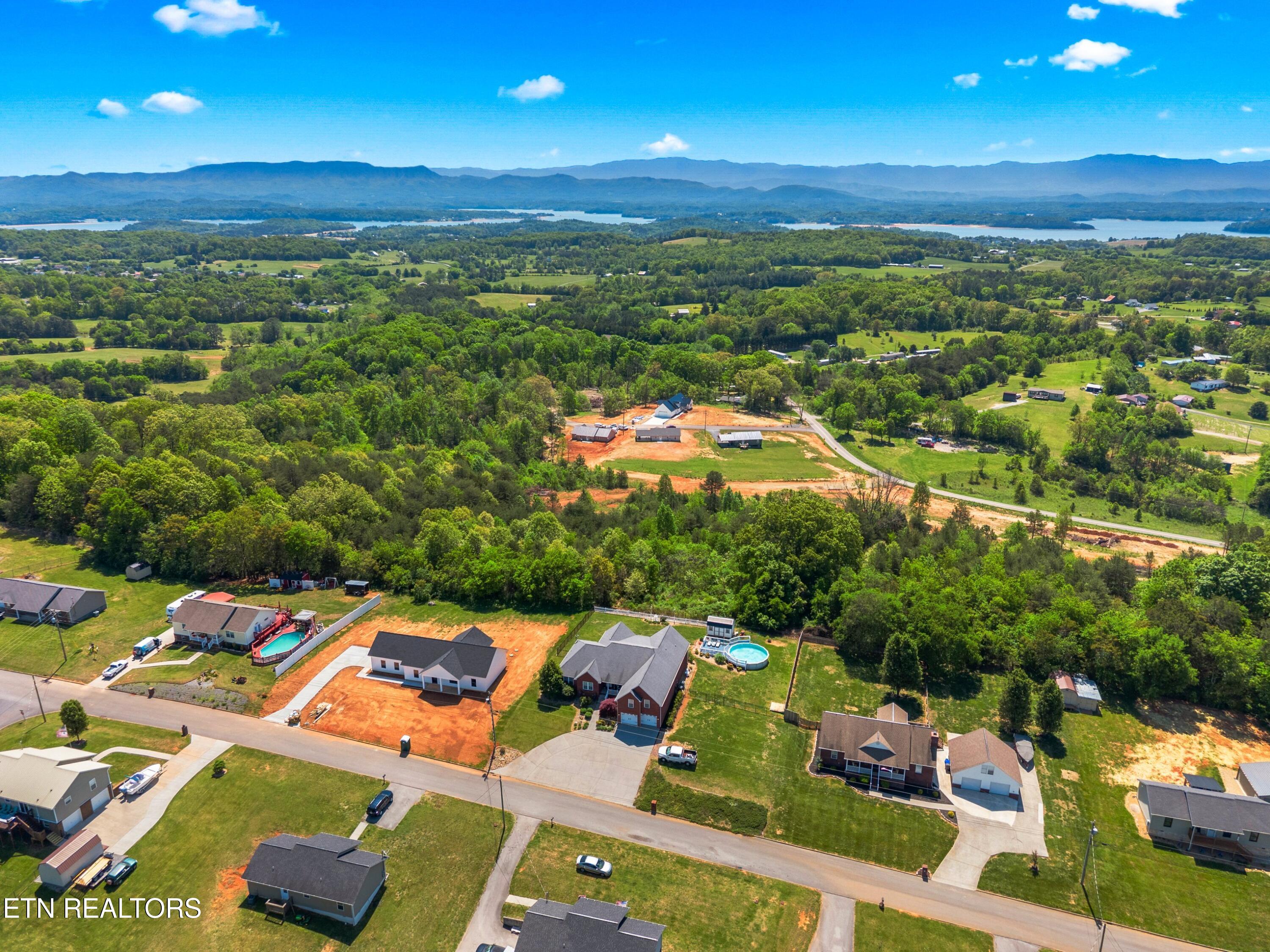 683 Privet Street Dandridge, TN 37725 - Photo 15 of 60 051-683PrivetDrive-Dandridge-TN-37725-SM