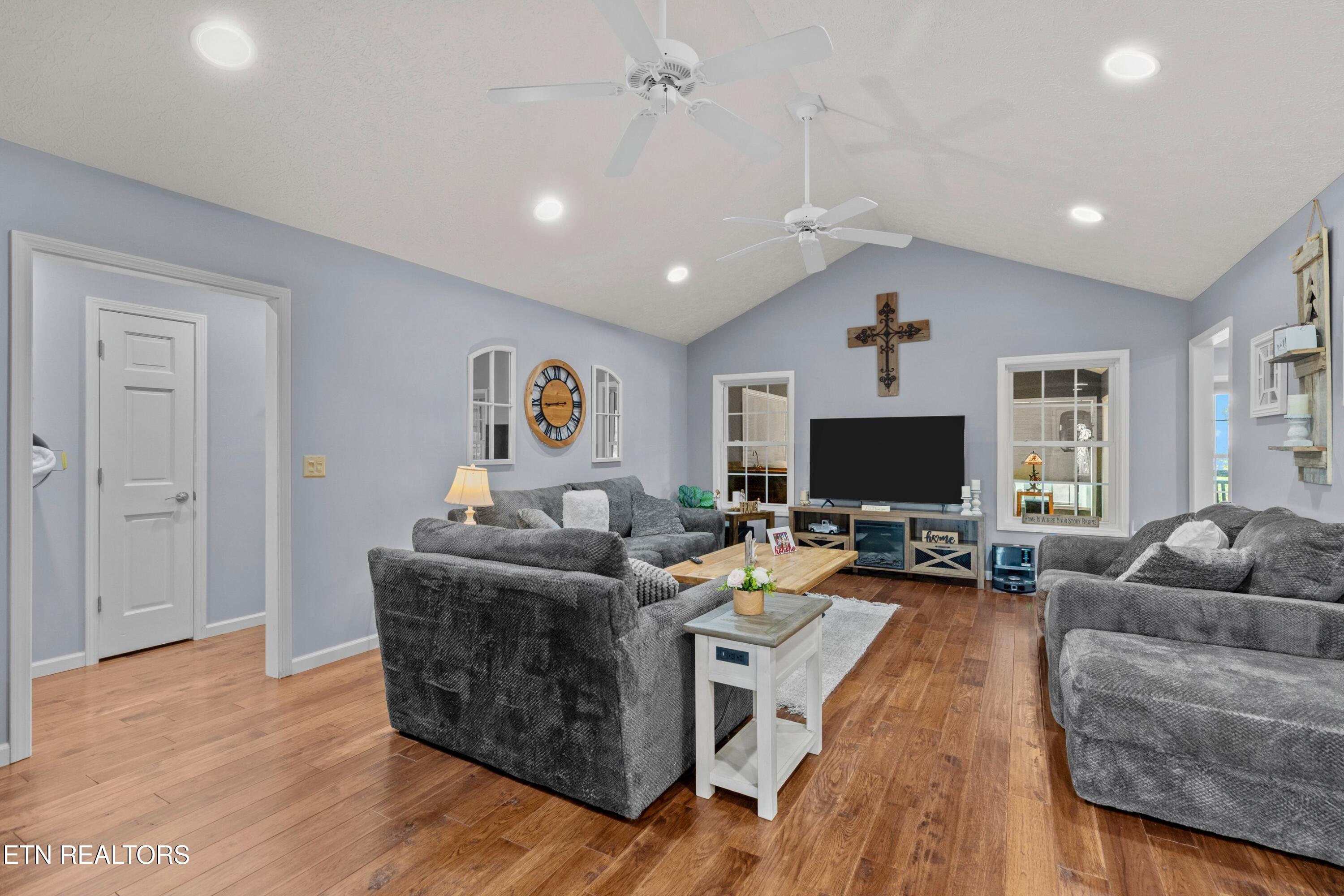 683 Privet Street Dandridge, TN 37725 - Photo 19 of 60 007-683PrivetDrive-Dandridge-TN-37725-SM