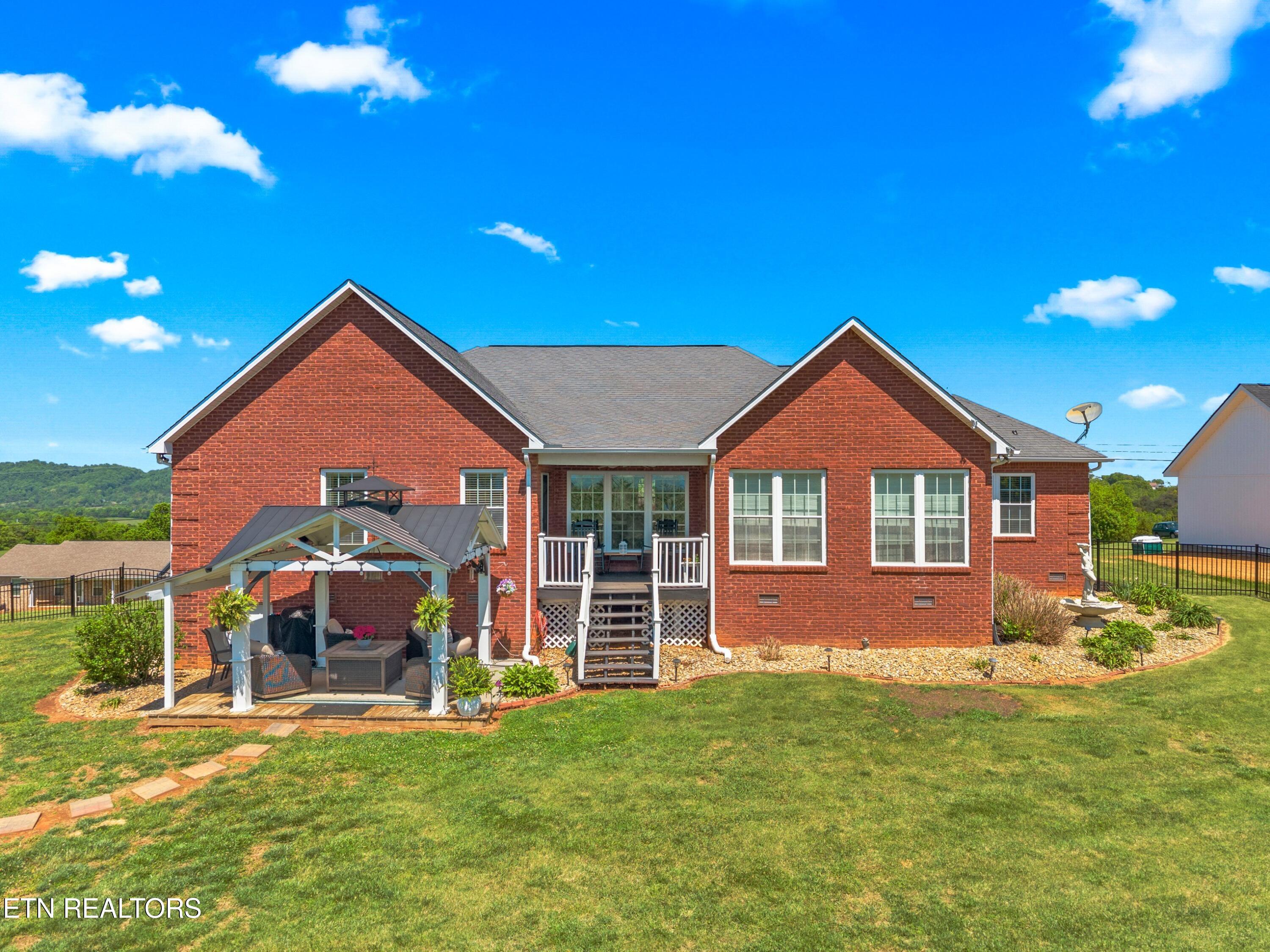 683 Privet Street Dandridge, TN 37725 - Photo 6 of 60 004-683PrivetDrive-Dandridge-TN-37725-SM