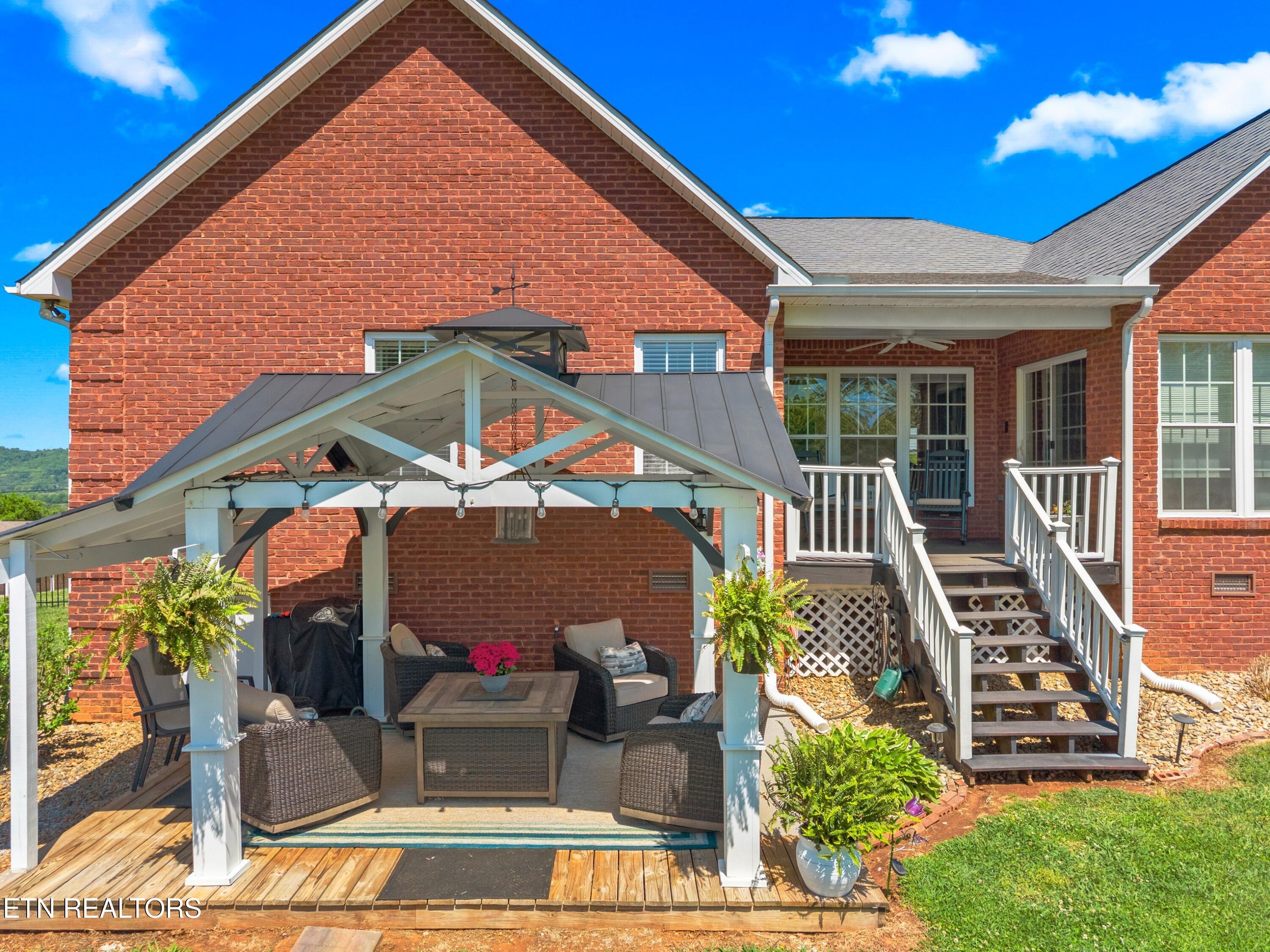 683 Privet Street Dandridge, TN 37725 - Photo 8 of 60 044-683PrivetDrive-Dandridge-TN-37725-SM