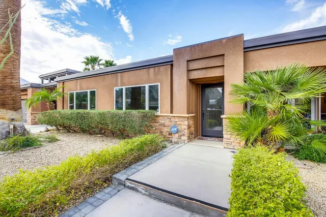$995,000 | 52883 Eisenhower Drive, La Quinta, CA 92253
