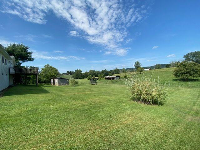 21646 Green Spring Road Abingdon, VA 24211 - Photo 32 of 33 green spring yard