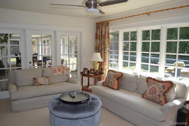 2 Rathbone Place Grosse Pointe, MI 48230 - Photo 6 of 21 DSC_0104.jpg