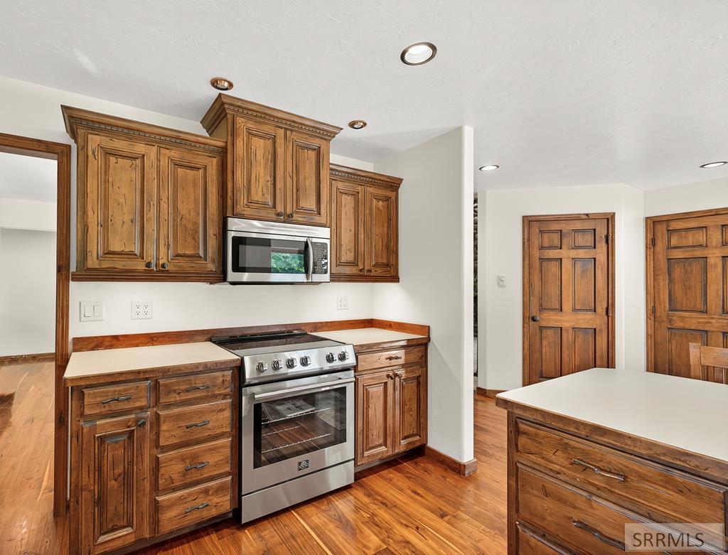 8640 South 500 West Victor, ID 83455 - Photo 11 of 74 Solid Alder Cabinets and Electric Flattop