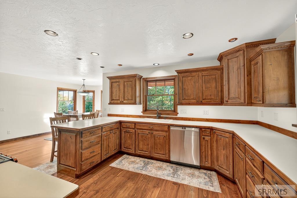 8640 South 500 West Victor, ID 83455 - Photo 19 of 74 Easy to Entertain Kitchen
