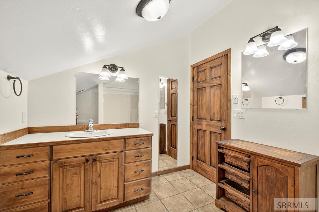 8640 South 500 West Victor, ID 83455 - Photo 55 of 74 Upstairs Full Bathroom