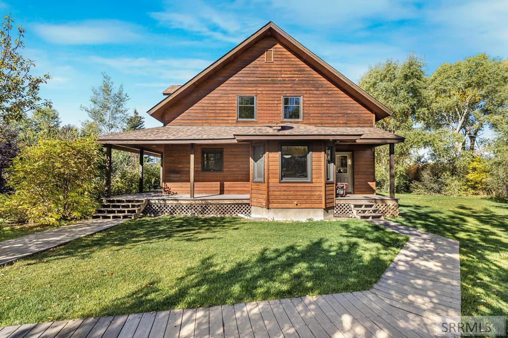 8640 South 500 West Victor, ID 83455 - Photo 60 of 74 Main Entry (left) and Entry to Mudroom (right)