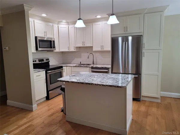 $439,000 | 15 F Essex Place, Unit F, Yorktown Heights, NY 10598