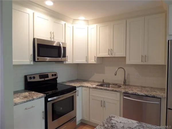 $439,000 | 15 F Essex Place, Unit F, Yorktown Heights, NY 10598