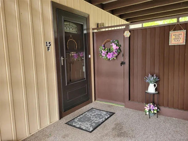 $439,000 | 15 F Essex Place, Unit F, Yorktown Heights, NY 10598