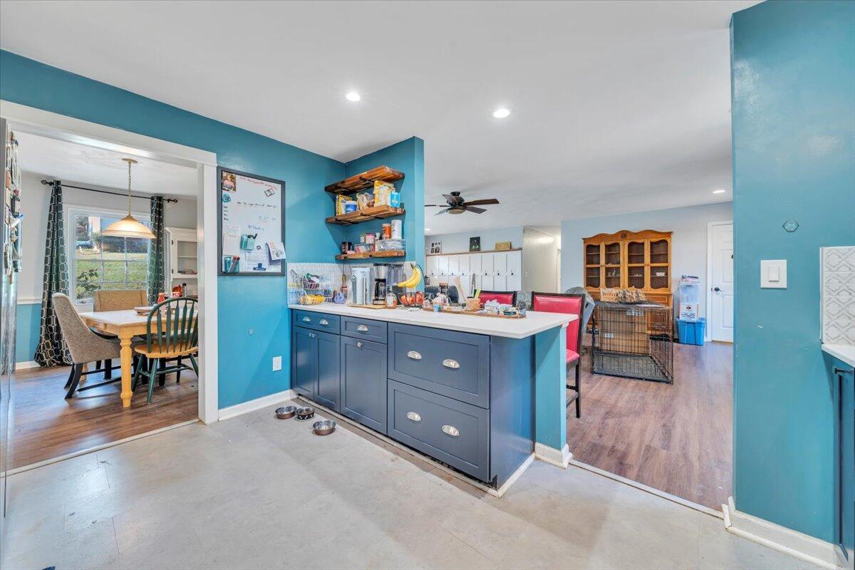 3234 Woodview Road Roanoke, VA 24018 - Photo 12 of 47 12-MIB06661