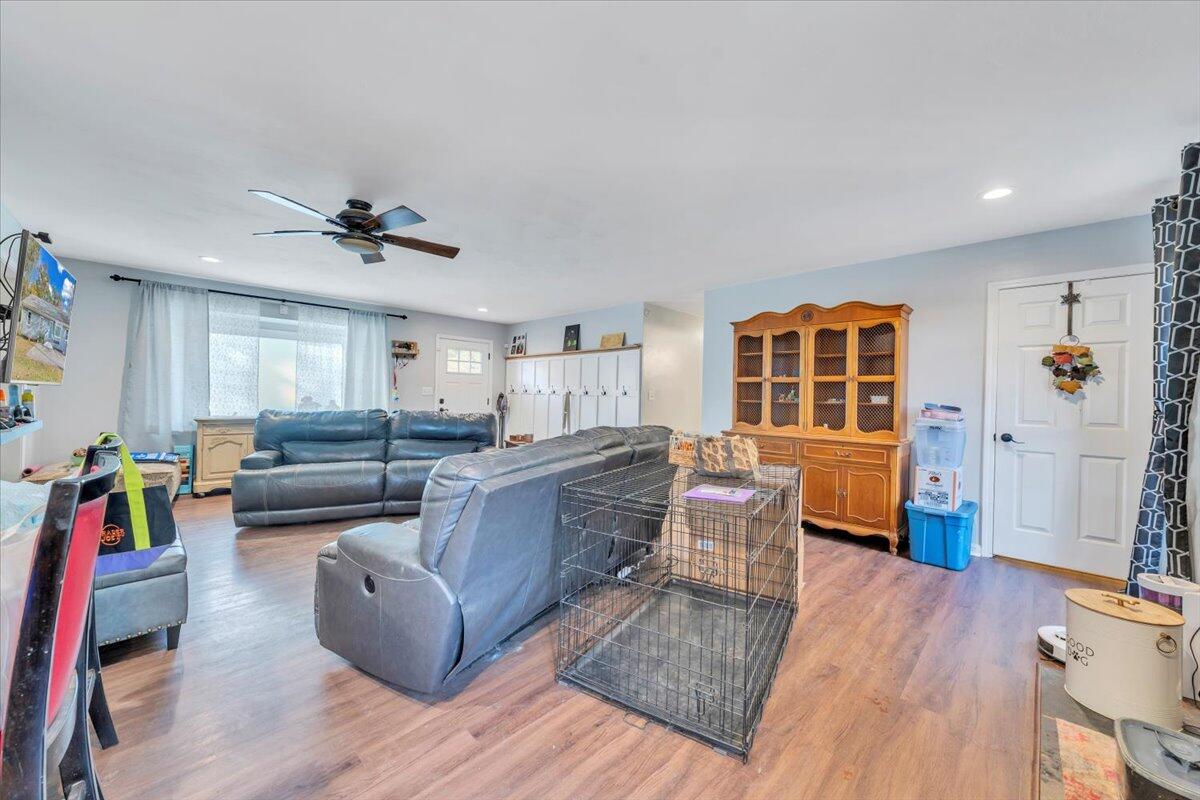3234 Woodview Road Roanoke, VA 24018 - Photo 7 of 47 07-MIB06628