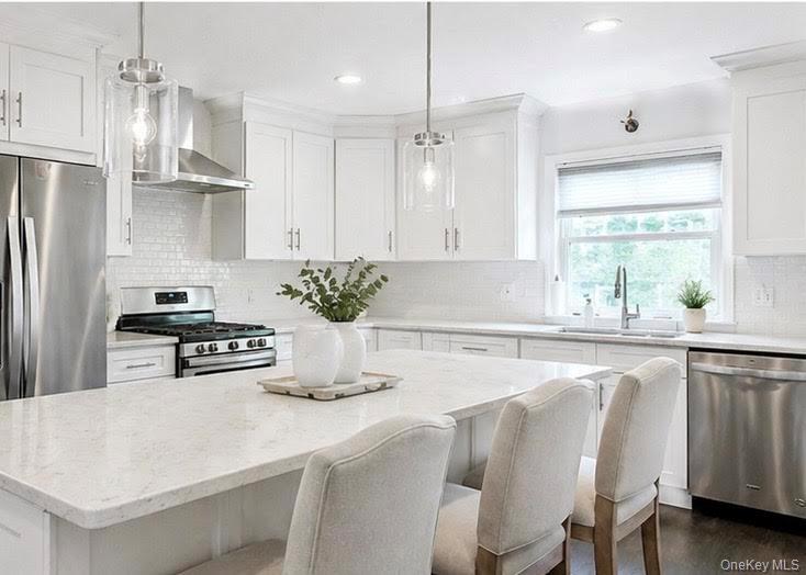 1016 Jefferson Avenue, Unit RIGHT Mamaroneck, NY 10543 - Photo 3 of 15