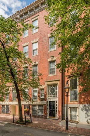 21 Temple Street, Unit 8 Boston, MA 02114 - Photo 2 of 14