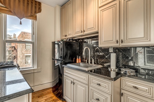 21 Temple Street, Unit 8 Boston, MA 02114 - Photo 8 of 14