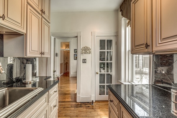 21 Temple Street, Unit 8 Boston, MA 02114 - Photo 10 of 14