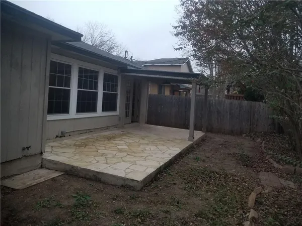 a view of a house with a tub