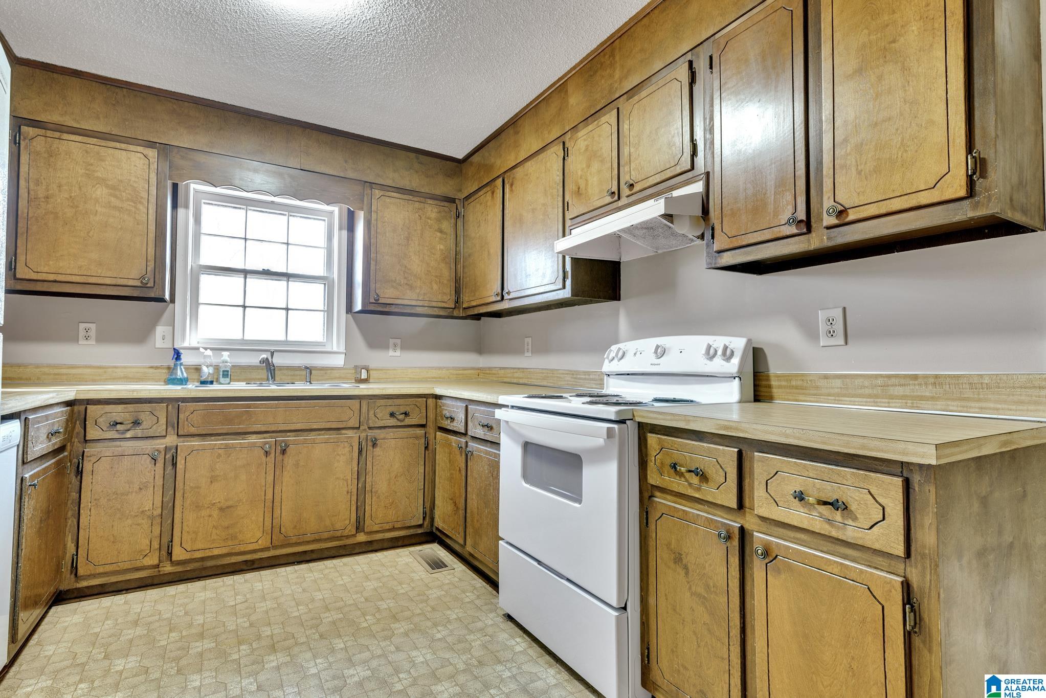 9114 Stouts Road Kimberly, AL 35091 - Photo 4 of 19 Gallery Image 4